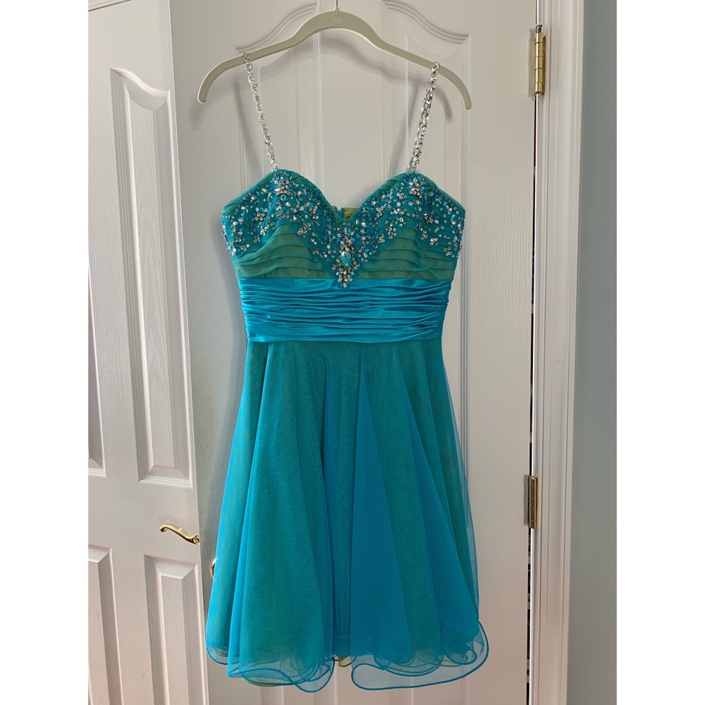 Beautiful Adrienne Pappell cocktail dress